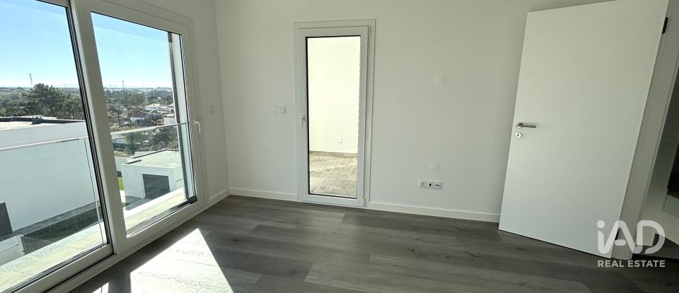 Casa / moradia T4 em Corroios de 157 m²