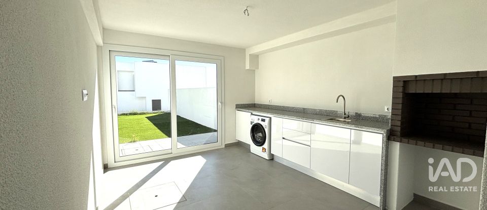 Casa / moradia T4 em Corroios de 157 m²