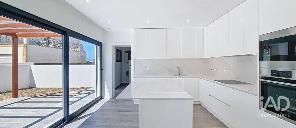 House T4 in Silveira of 211 m²