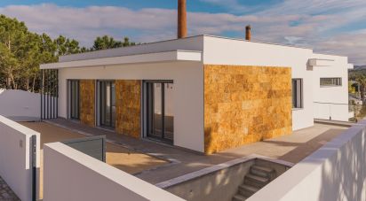 Maison T3 à Ramalhal de 311 m²