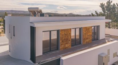 Maison T3 à Ramalhal de 311 m²