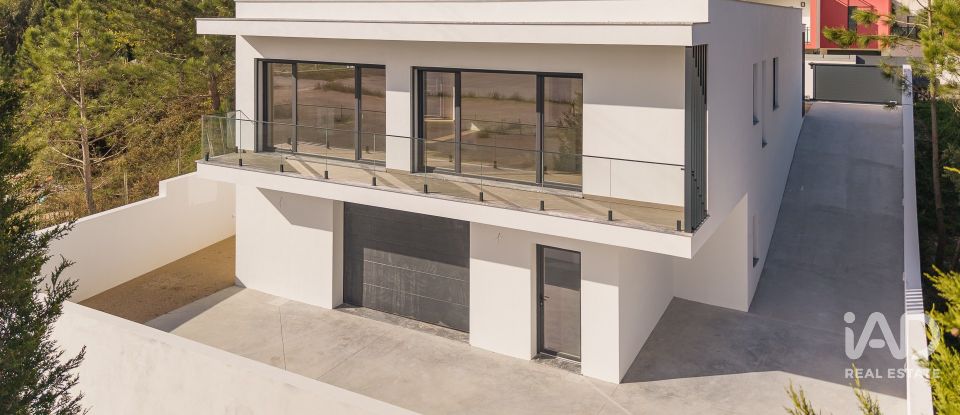 Maison T3 à Ramalhal de 311 m²