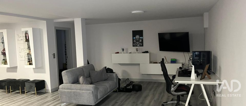 Maison T3 à Beato de 199 m²