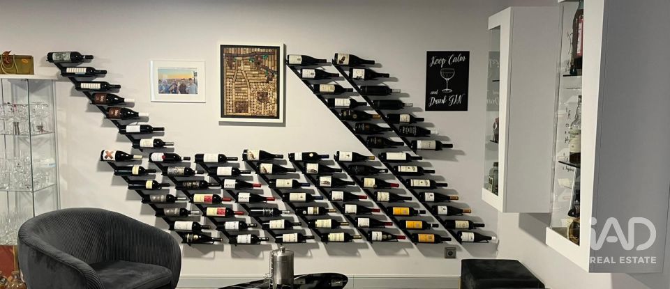 Maison T3 à Beato de 199 m²