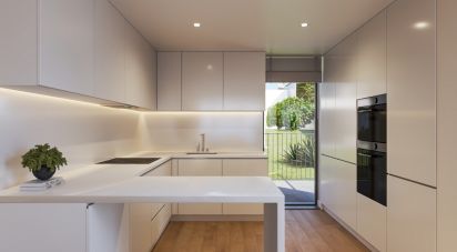 Apartment T3 in Santo António of 258 m²