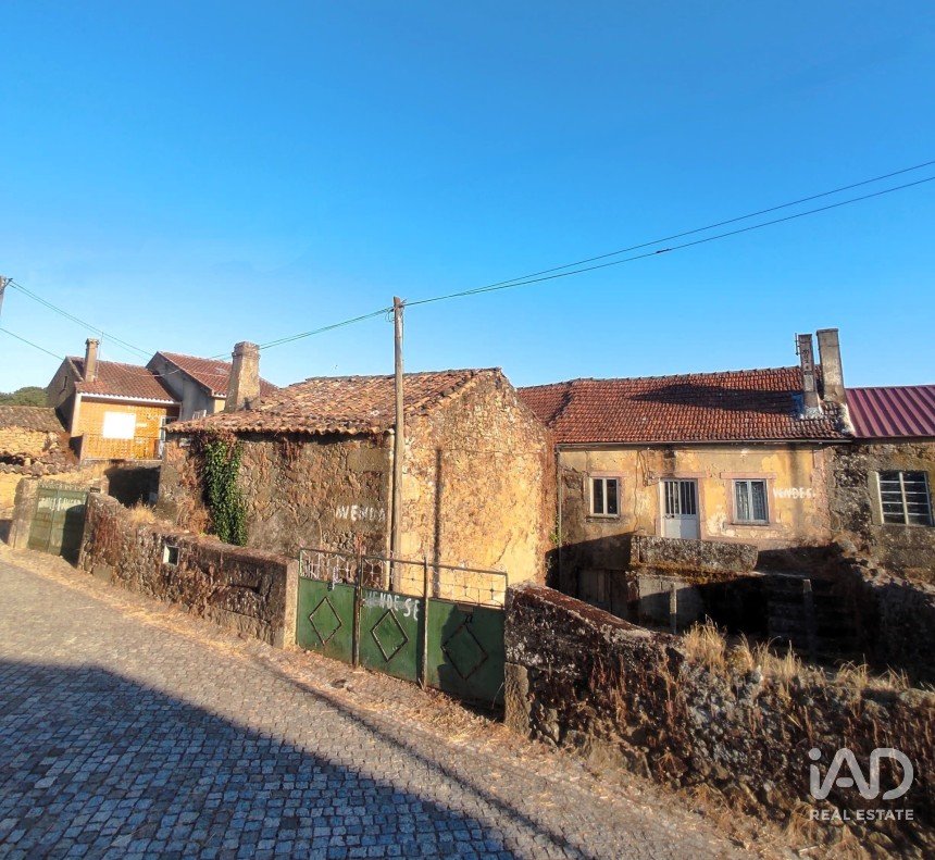 Village house T0 in Quadrazais of 117 m²