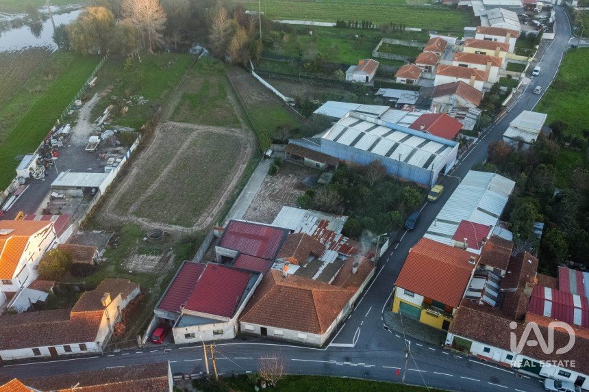 Maison T4 à Eixo e Eirol de 305 m²