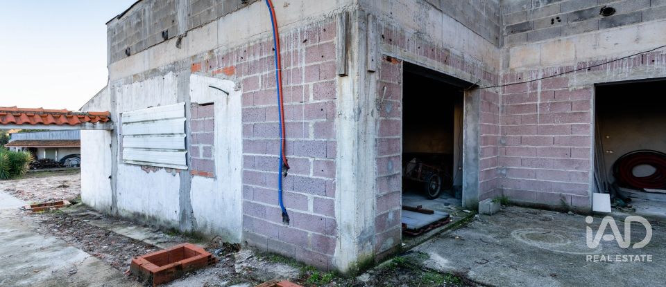 Maison T4 à Eixo e Eirol de 305 m²