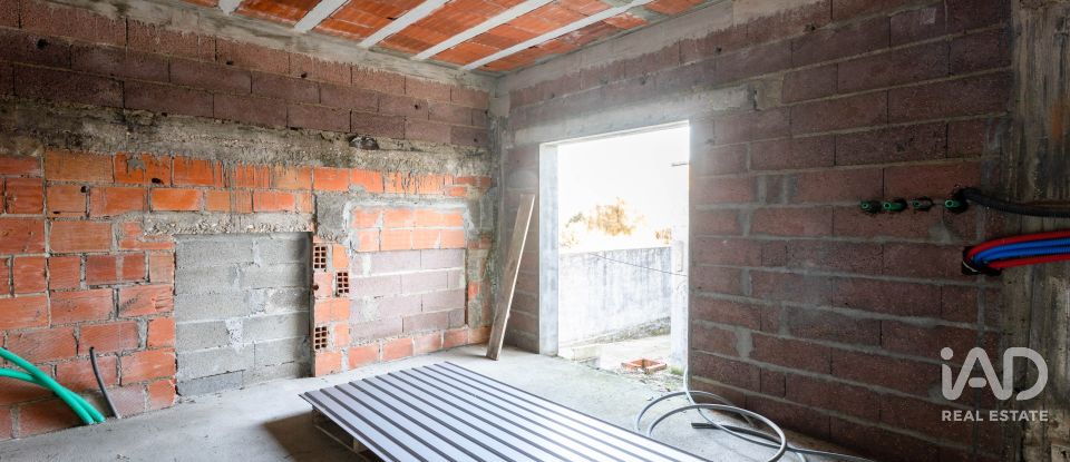 Maison T4 à Eixo e Eirol de 305 m²