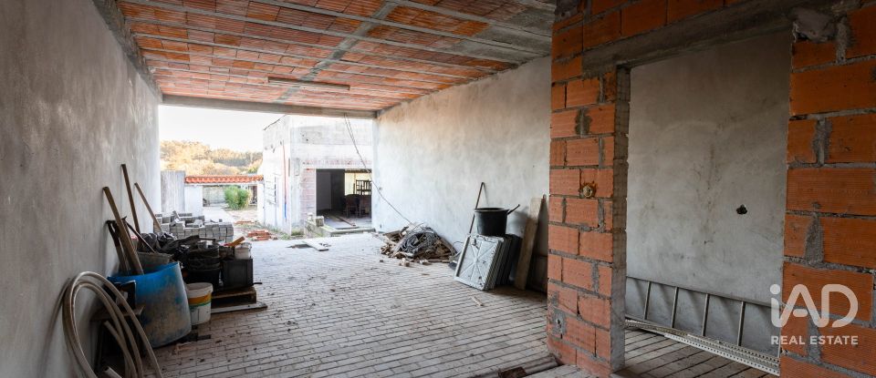 Maison T4 à Eixo e Eirol de 305 m²