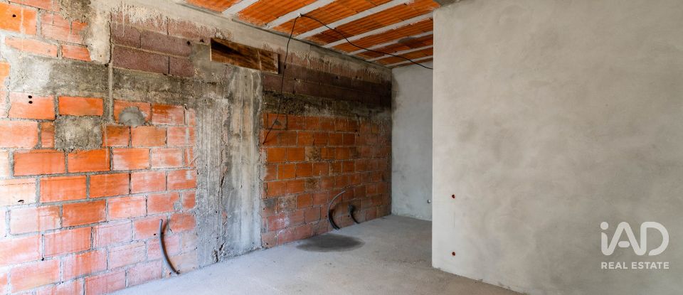 Maison T4 à Eixo e Eirol de 305 m²