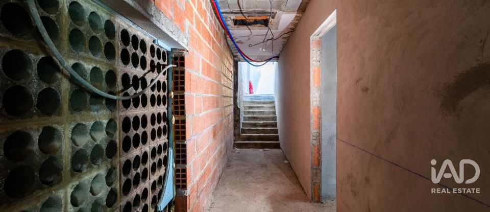 Maison T4 à Eixo e Eirol de 305 m²