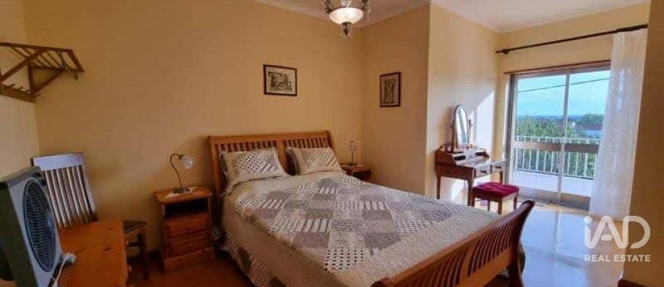 Moradia T6 em Casais e Alviobeira de 275 m²