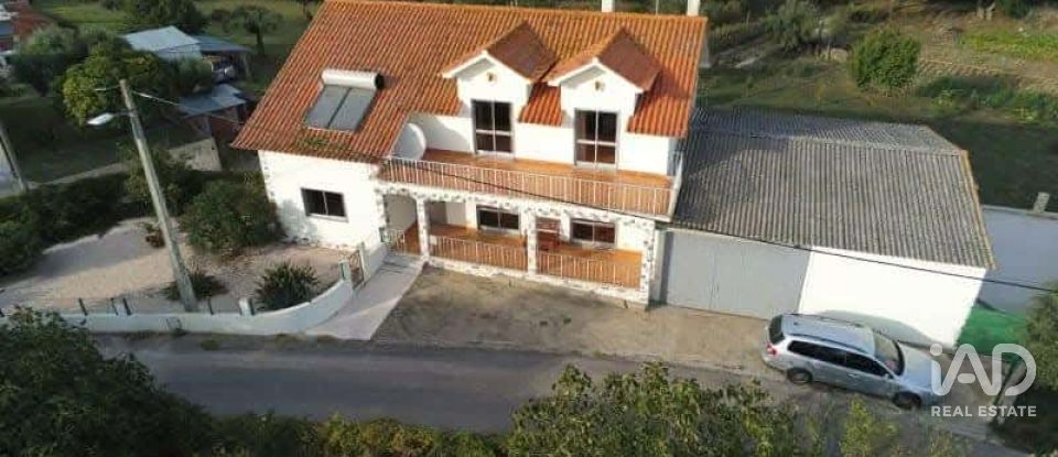 Moradia T6 em Casais e Alviobeira de 275 m²