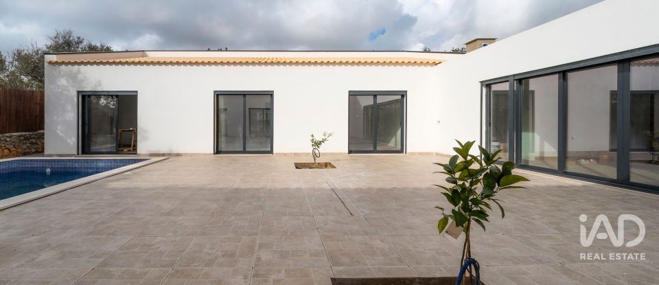 House T4 in Quarteira of 324 m²