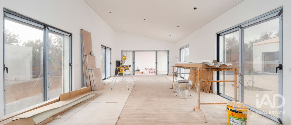 House T4 in Quarteira of 324 m²