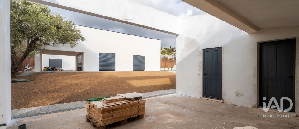 House T4 in Quarteira of 324 m²