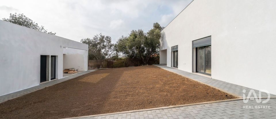 House T4 in Quarteira of 324 m²