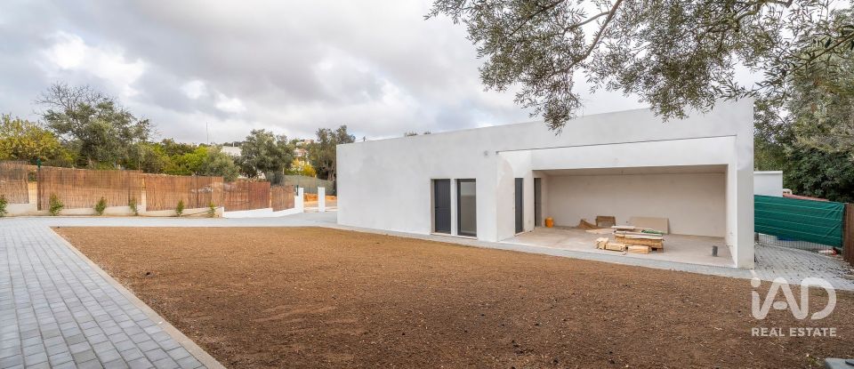 House T4 in Quarteira of 324 m²