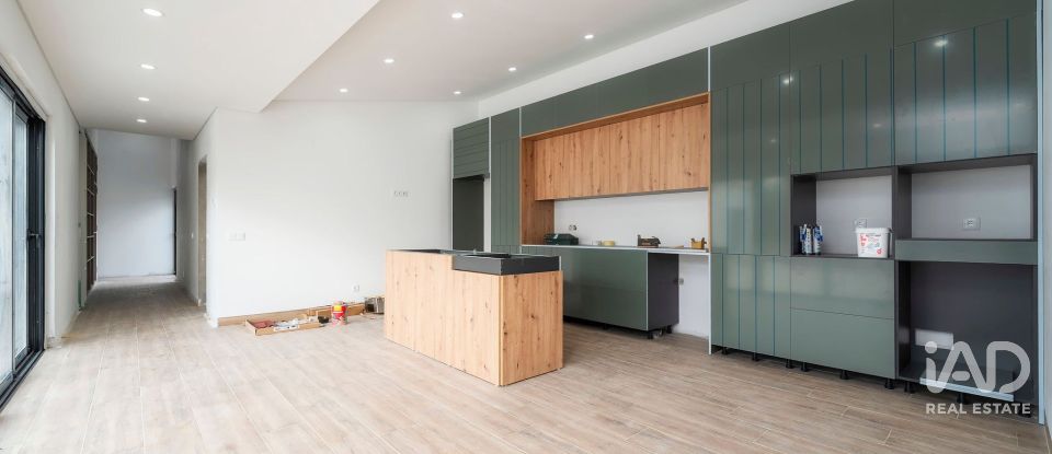 House T4 in Quarteira of 324 m²