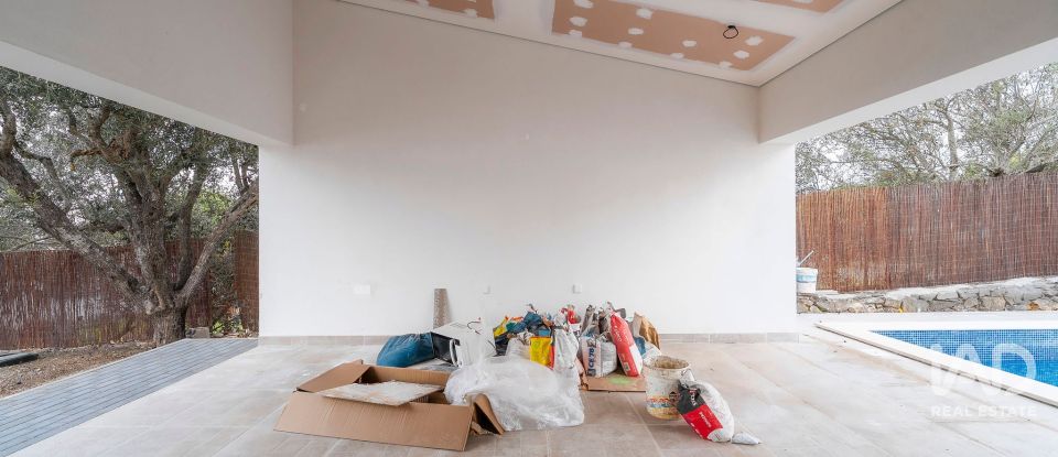 House T4 in Quarteira of 324 m²