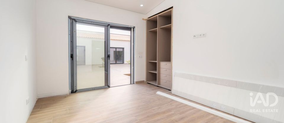 House T4 in Quarteira of 324 m²
