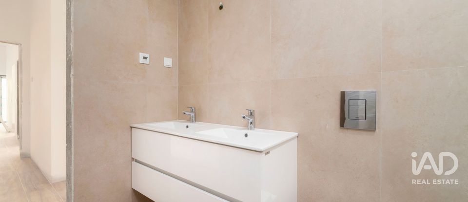 House T4 in Quarteira of 324 m²