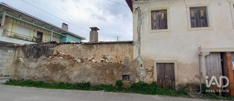 Maison T3 à Barcouço de 180 m²