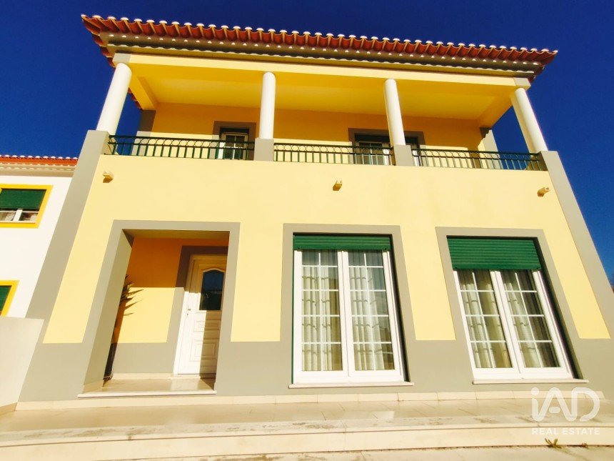 Maison T4 à Serra d'El-Rei de 183 m²