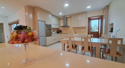 Maison T6 à Gondifelos, Cavalões e Outiz de 233 m²