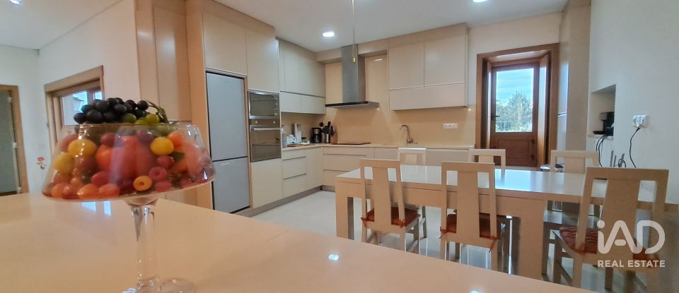 Maison T6 à Gondifelos, Cavalões e Outiz de 233 m²