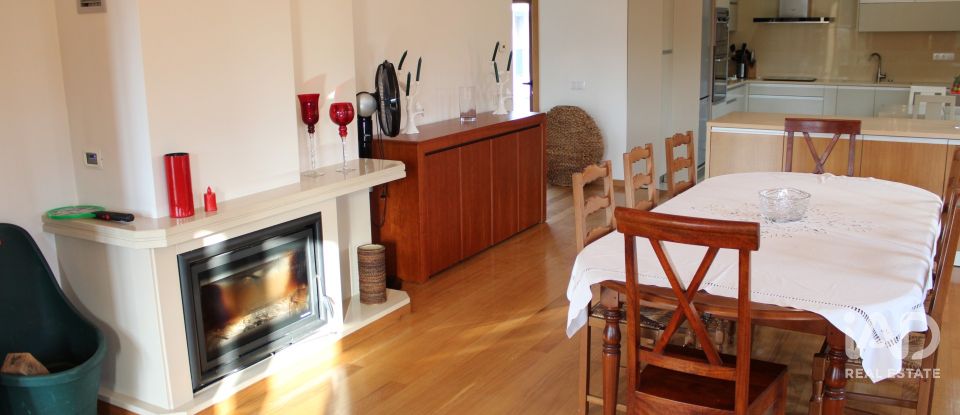 Maison T6 à Gondifelos, Cavalões e Outiz de 233 m²