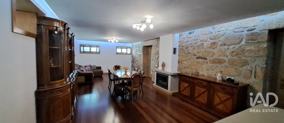 Maison T6 à Gondifelos, Cavalões e Outiz de 233 m²