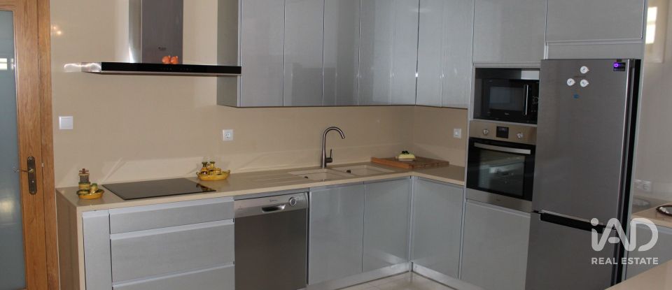 Maison T6 à Gondifelos, Cavalões e Outiz de 233 m²