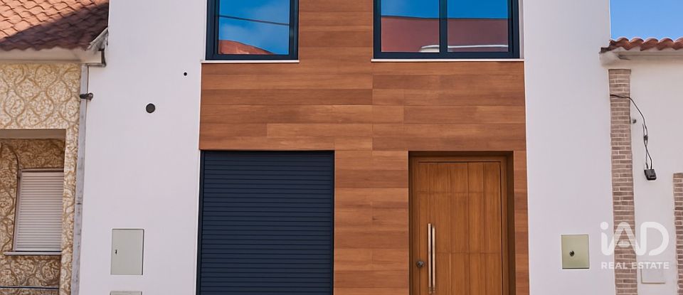 House T3 in Benfica do Ribatejo of 185 m²