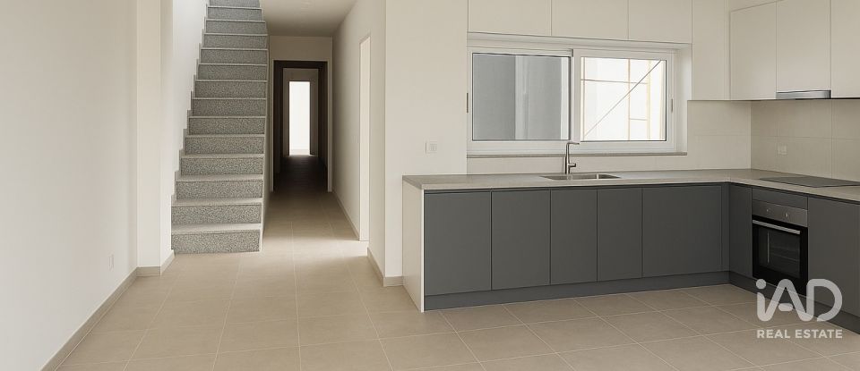 House T3 in Benfica do Ribatejo of 185 m²