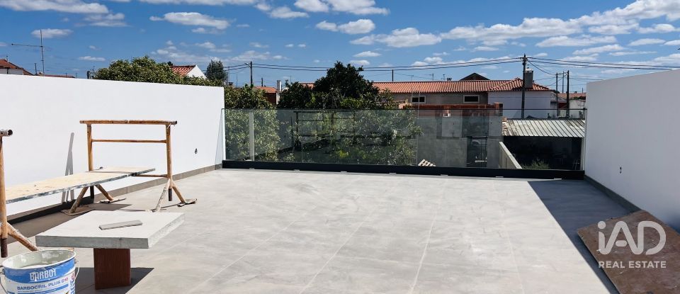 House T3 in Benfica do Ribatejo of 185 m²