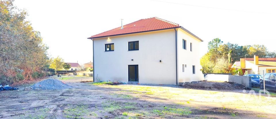 Moradia T4 em Subportela, Deocriste e Portela Susã de 208 m²
