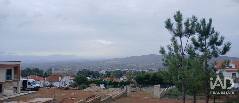 Terreno urbano em Tortosendo de 1 481 m²