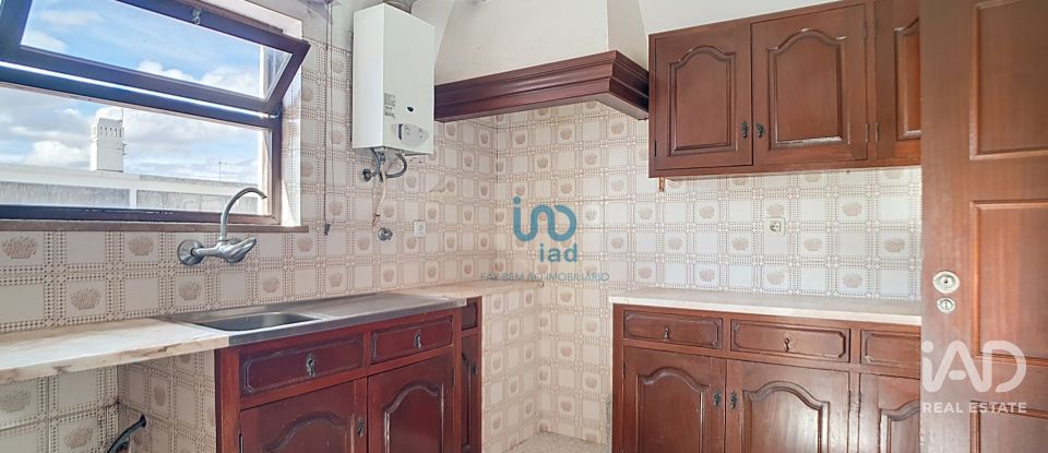 Apartment T2 in Lagos (São Sebastião e Santa Maria) of 62 m²