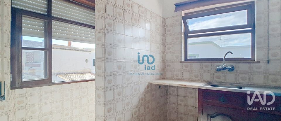 Apartment T2 in Lagos (São Sebastião e Santa Maria) of 62 m²