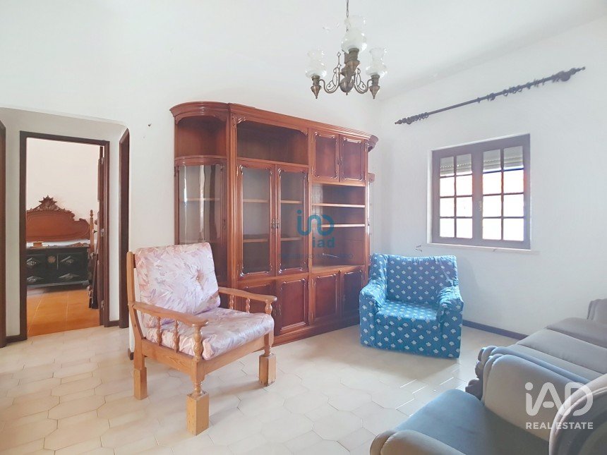 Apartment T2 in Lagos (São Sebastião e Santa Maria) of 62 m²