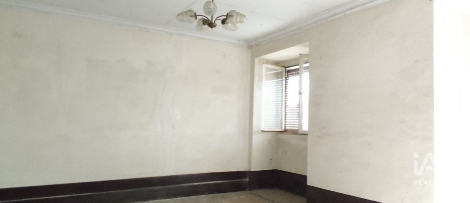 Maison T3 à Lagos Da Beira E Lajeosa de 105 m²