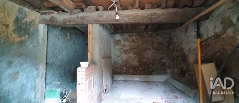 Maison T3 à Lagos Da Beira E Lajeosa de 105 m²