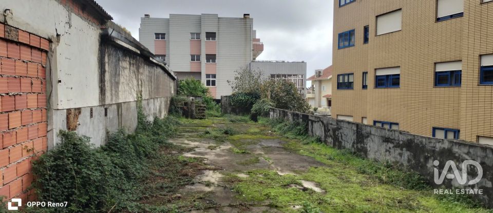 Terrain à bâtir à Gondomar (São Cosme), Valbom e Jovim de 1 303 m²
