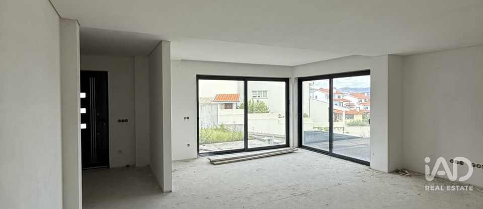 Maison T3 à Fregim de 216 m²