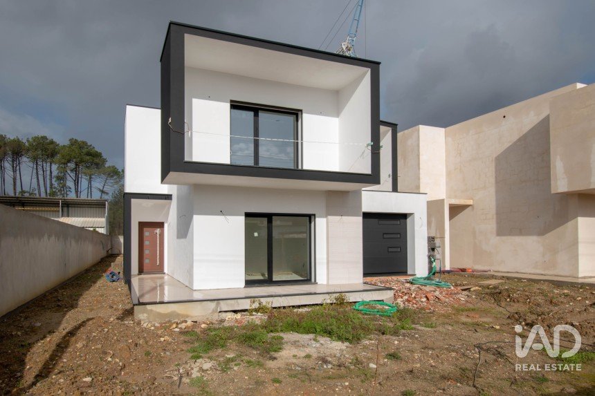 Gîte T4 à Maceira de 194 m²