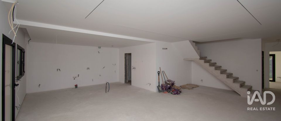 Gîte T4 à Maceira de 194 m²