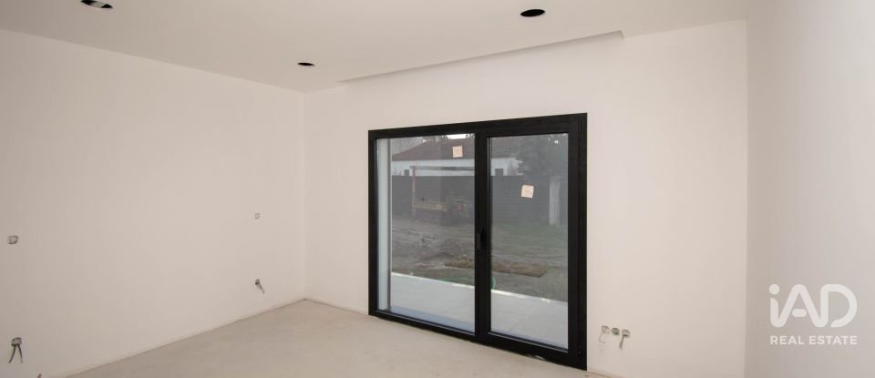 Gîte T4 à Maceira de 194 m²