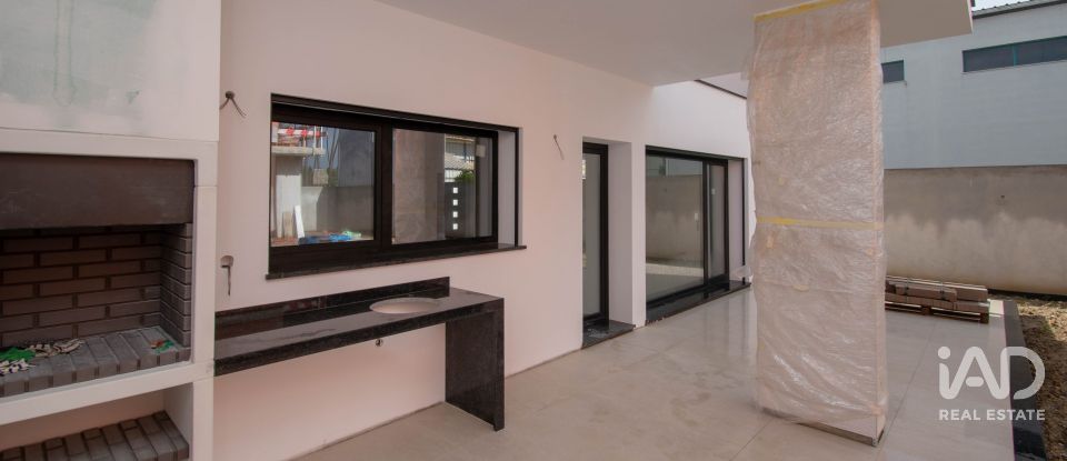 Gîte T4 à Maceira de 194 m²